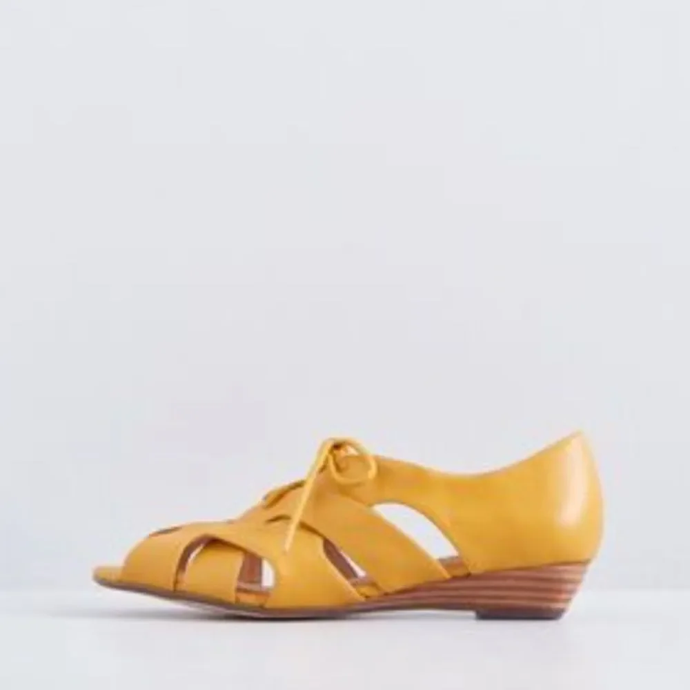 ModCloth Exquisite Interlocking Mustard Sandals - Picture 3 of 8